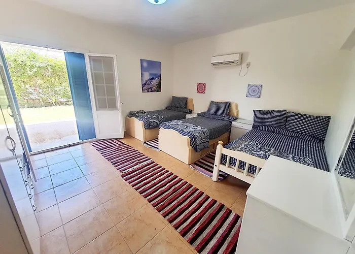 Chalet 3 Bedrooms 2 Toilets Lotus North Cost Stand Alone 3 Ac 2 Stand Fan Families Are Preferred