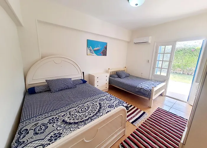 Chalet 3 Bedrooms 2 Toilets Lotus North Cost Stand Alone 3 Ac 2 Stand Fan Families Are Preferred